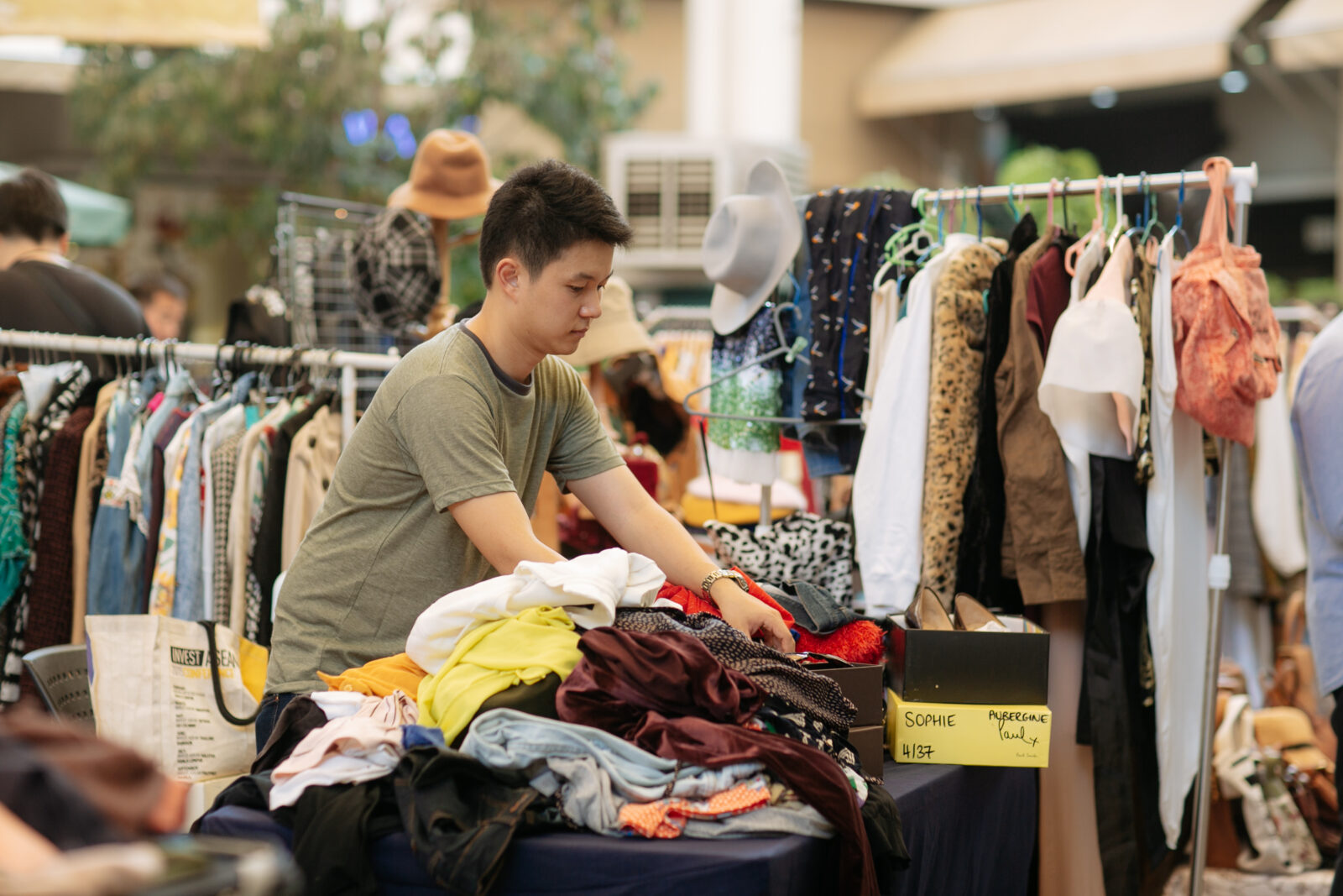 YARD SALE-104